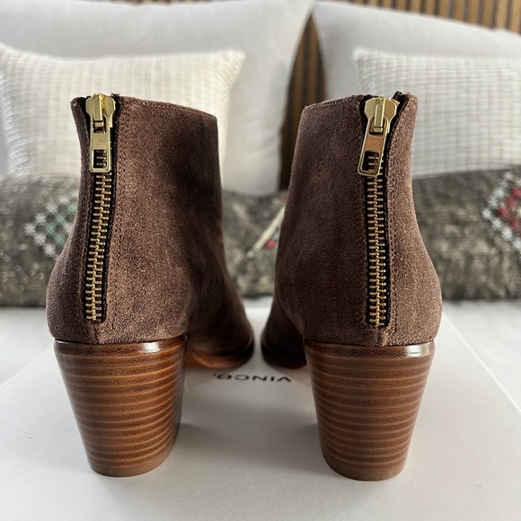 Vince- Havana Notch Suede Ankle Booties- Walnut- 9 - Picture 11 of 12